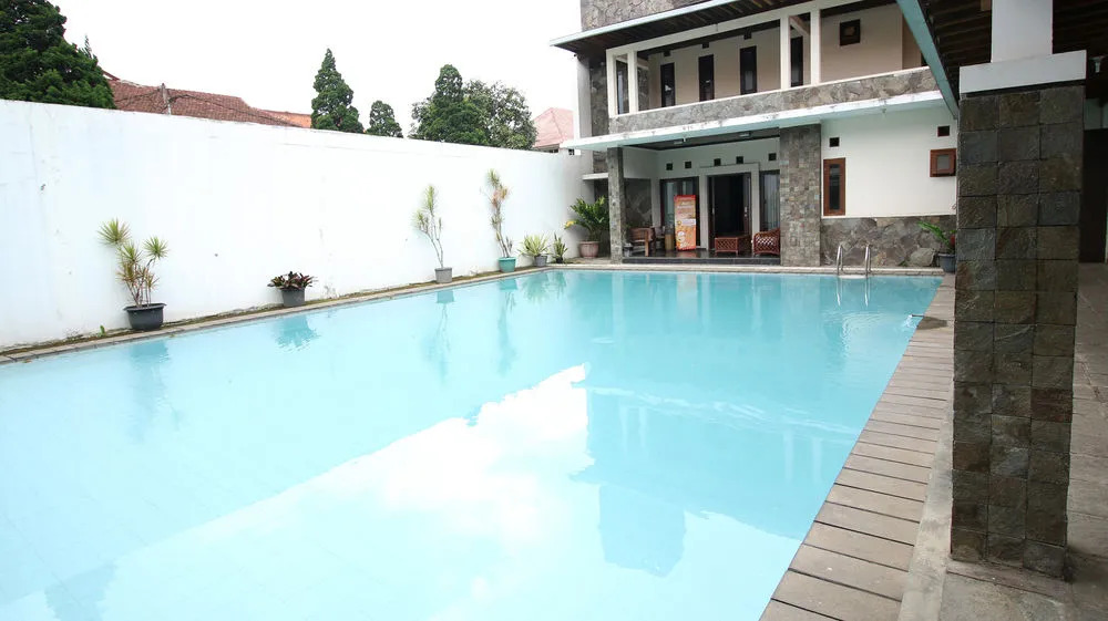 ZEN Rooms Grand Hotel Lembang