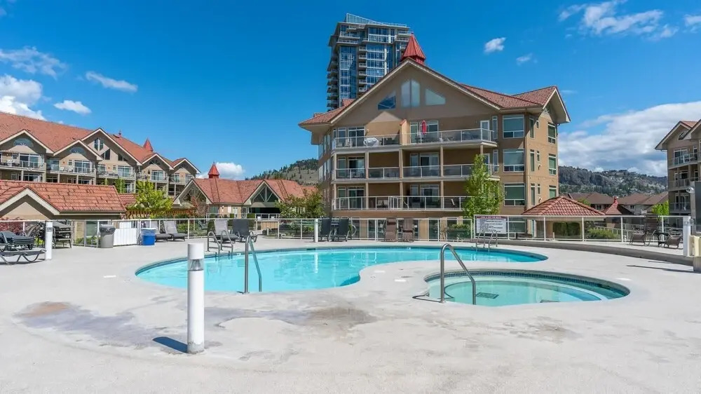 Two Bed Two Bath Two Pools