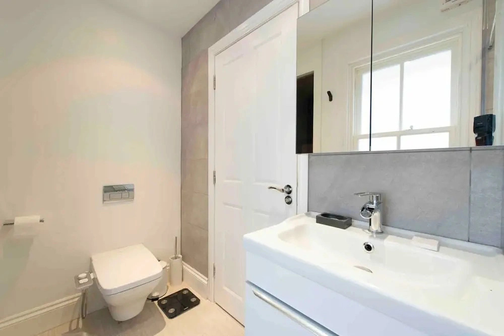 Unbeatable Location Luxury 2bed 2bath Apartment