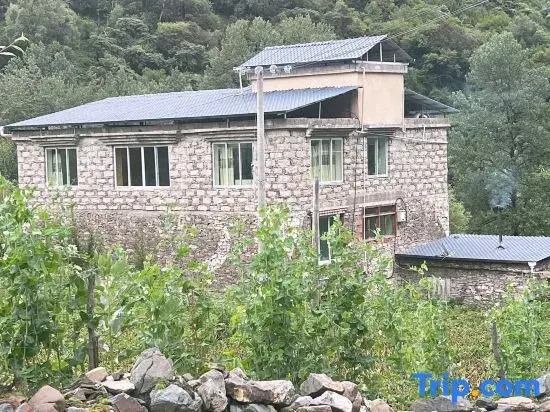 Siguniang Mountain Linxi Yashe Homestay (Shuangqiao Valley Scenic Area)