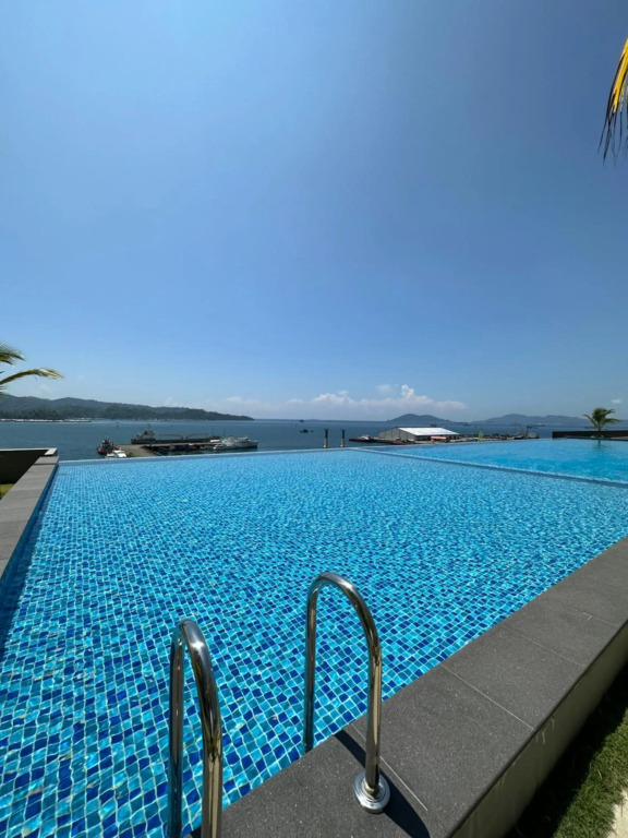 Jesselton Quay Staycation by Vluma Suites