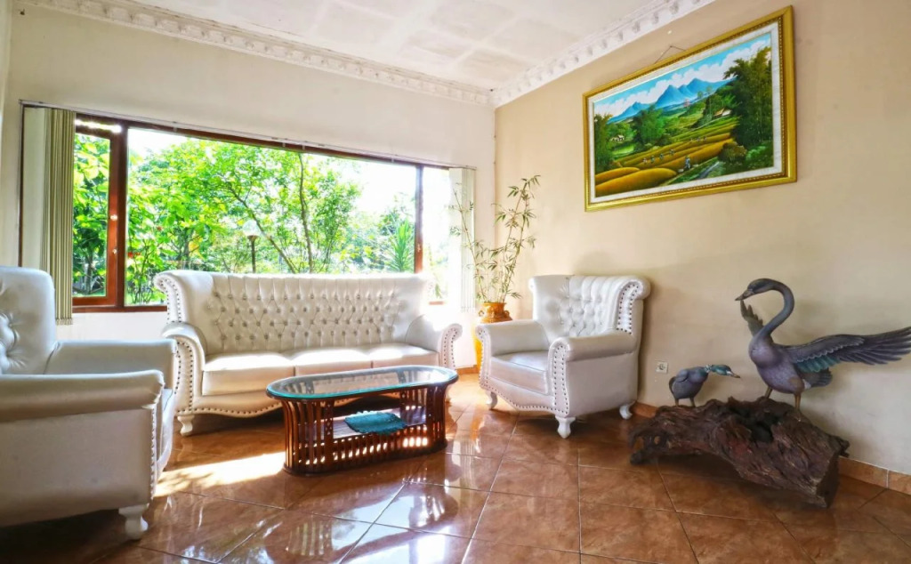 Aries Biru Hotel & Villa
