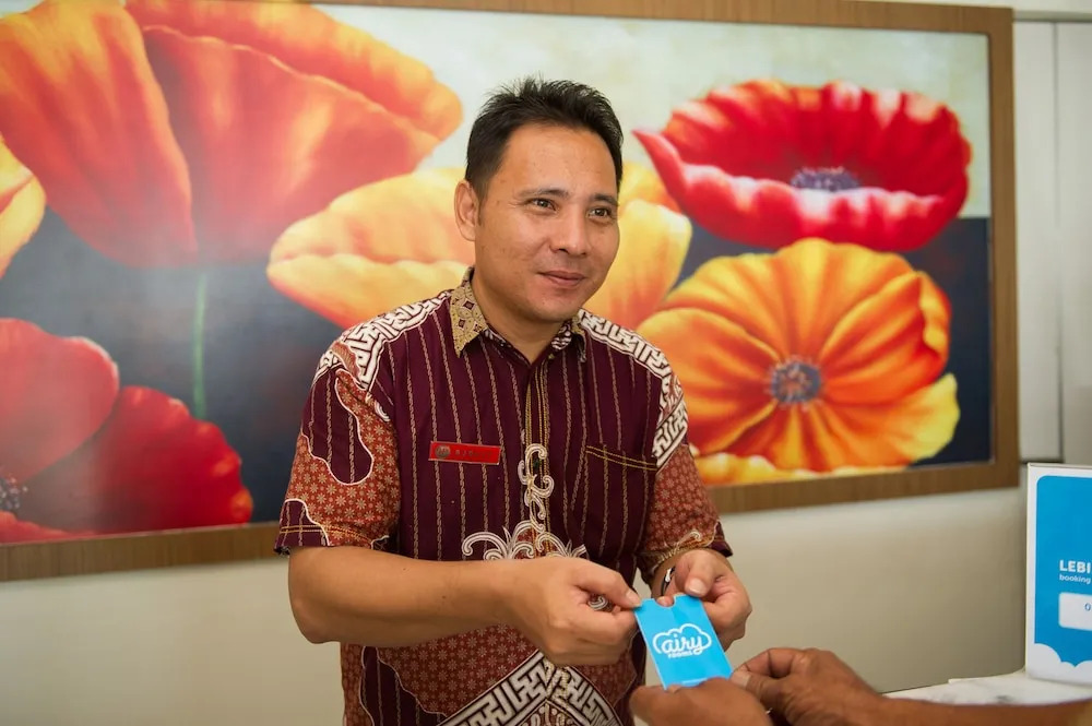 Airy Ratu Indah Ratulangi 17 Makassar