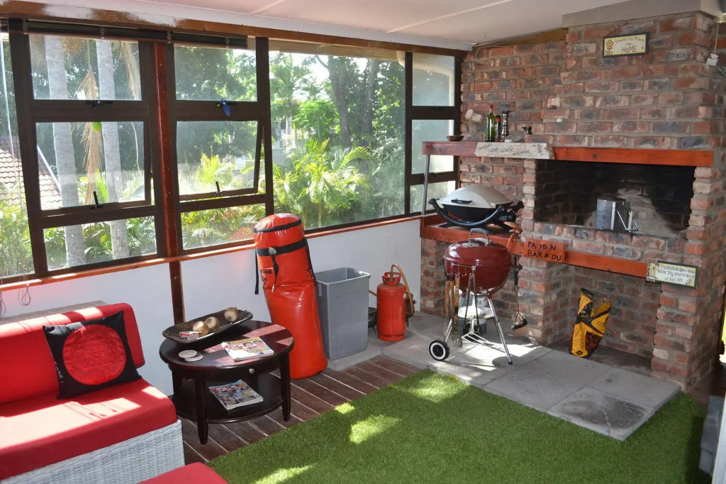 Sky Holiday House