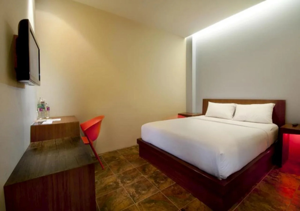 Plan B Hotel