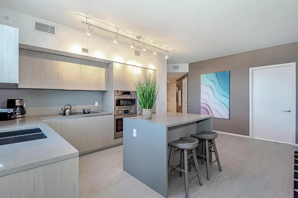 5*AMENITIES Luxury 3 BR-Stunning VIEW & High Floor