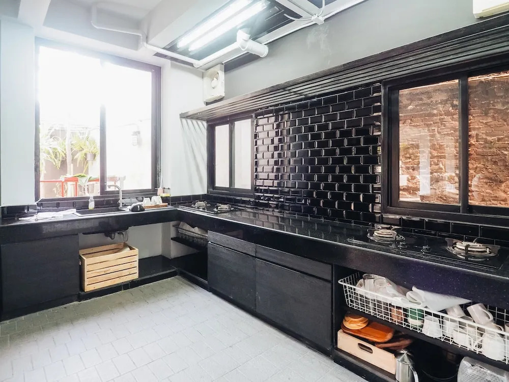 Loyy Hotel - Hostel
