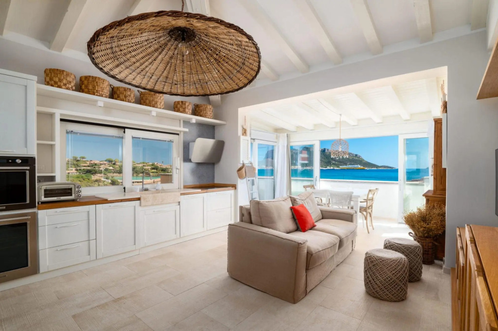 This charming one bedroom apartment is refined and elegantly furnished. It is perfect for a couple b-S'Abba Charming