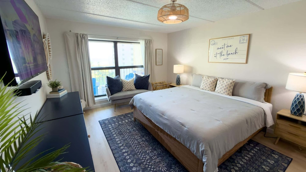Saida 3603 - 6 Floor Gulf-front Remodel - Sleeps 8 2 Bedroom Apts
