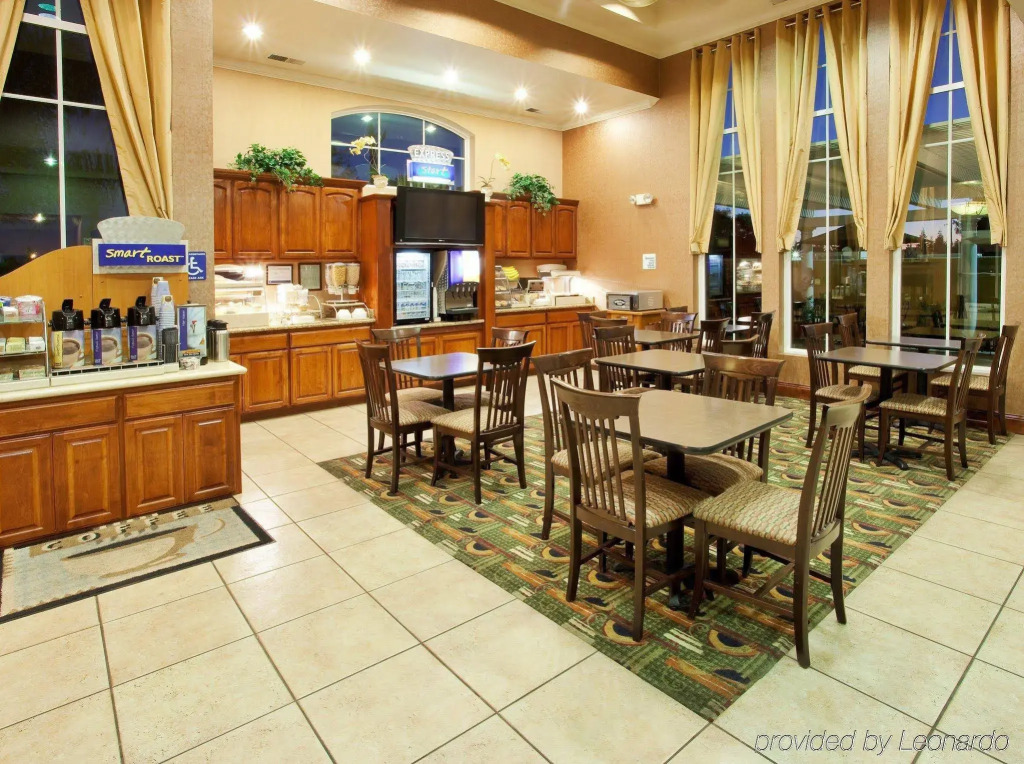 Holiday Inn Express- West Sacramento by IHG