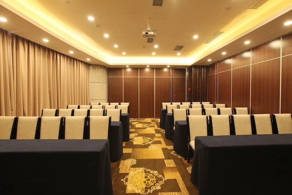 Elite Polink Global Hotel