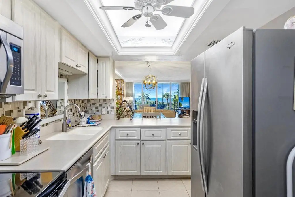 Sun Caper 208, Sleeps 6, Gulf Front, 2 Bedrooms, Elevator, Heated Pool