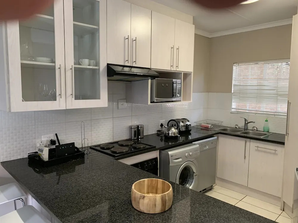 Comfortable Furnished Apartment Wi-fi Free Parking