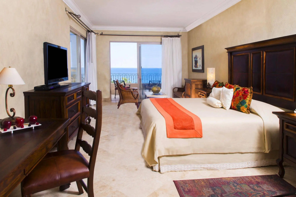 Villa La Estancia Condo: Pools, Hot Tub, & Balcony