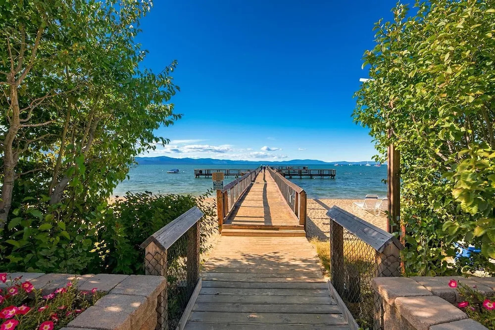 Mv32: Lakeland Village Luxury Condo With Great Amenities