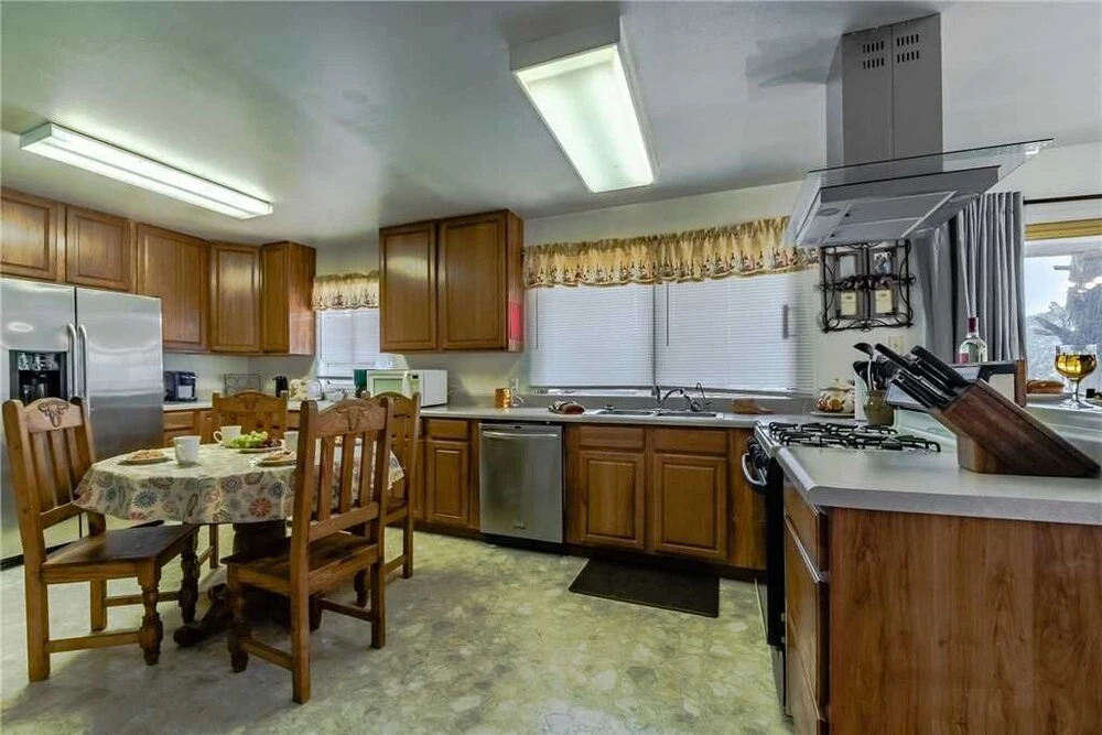 Cliff Top, 4 Bedrooms, Game Room, WiFi, Sleeps 10