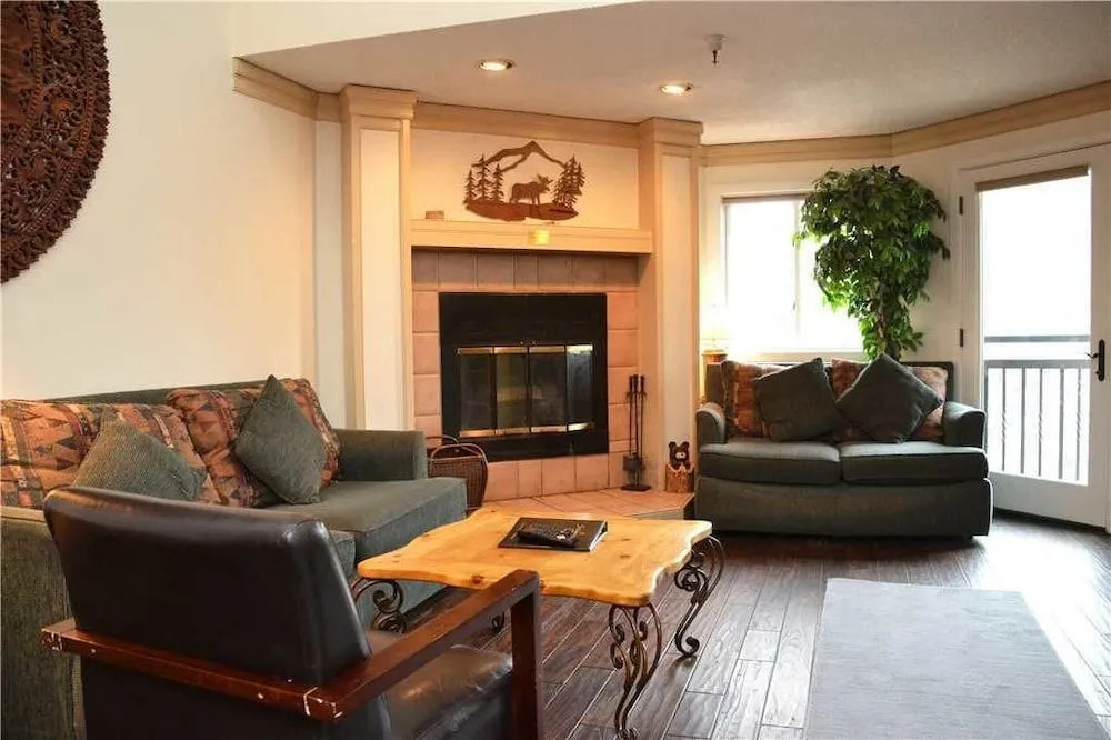 Village Chateaux 1053 by Great Western Lodging