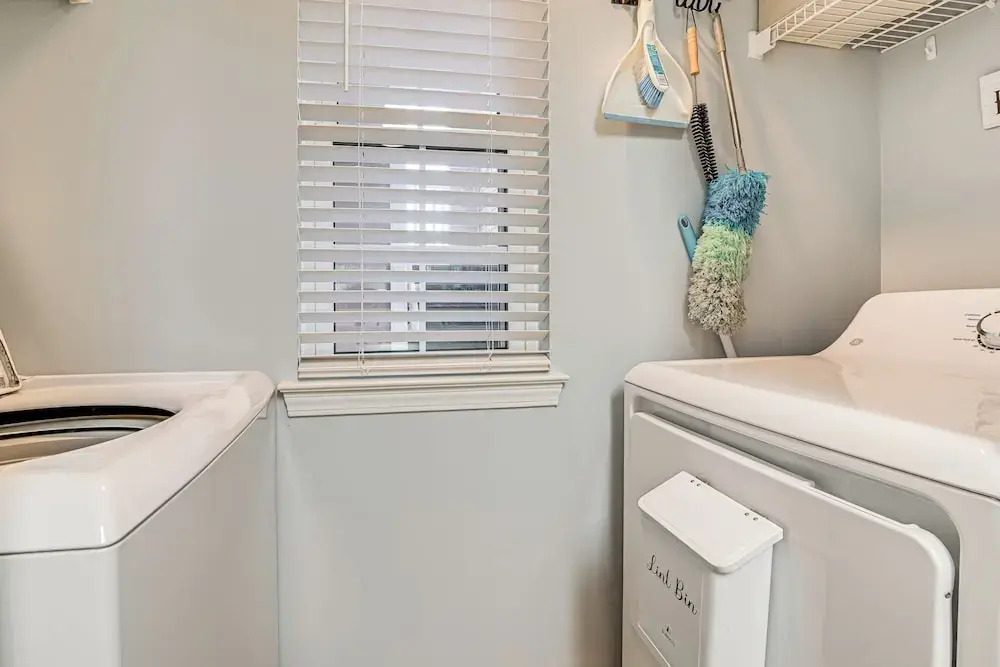 1st-floor Condo w/ Pool on Intracoastal Waterway!