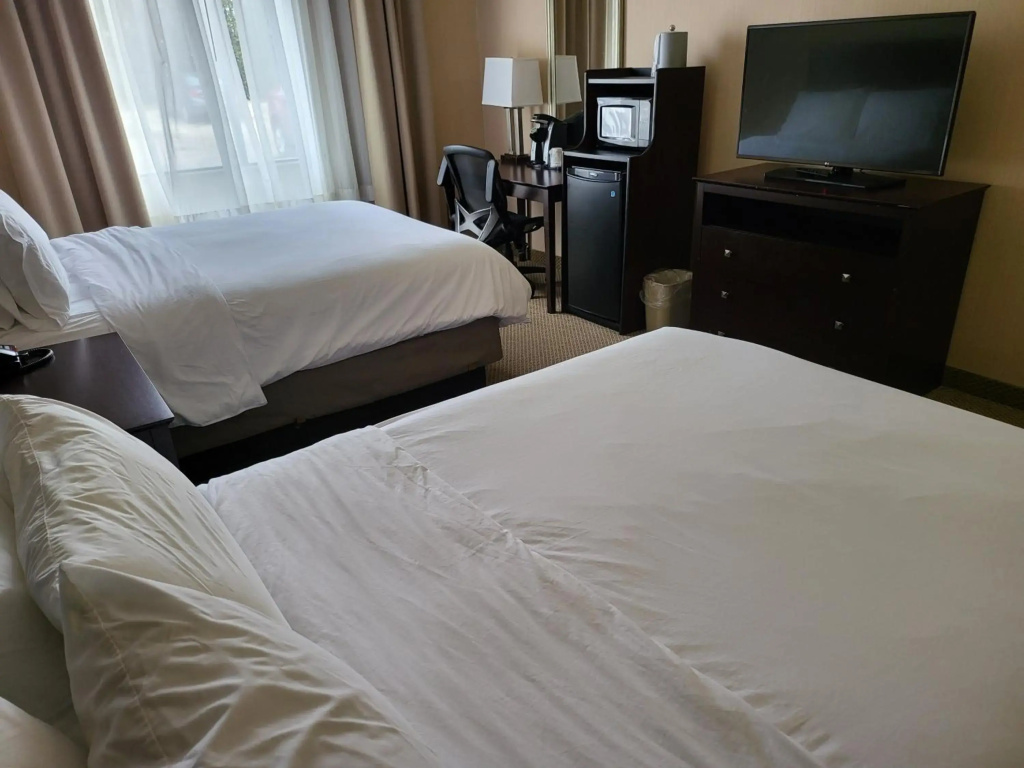 Holiday Inn Express Hotel & Suites Tipp City by IHG