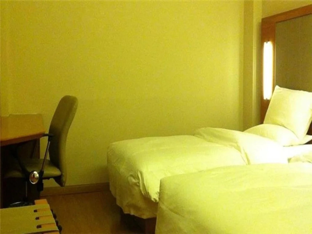 All Seasons Hotel