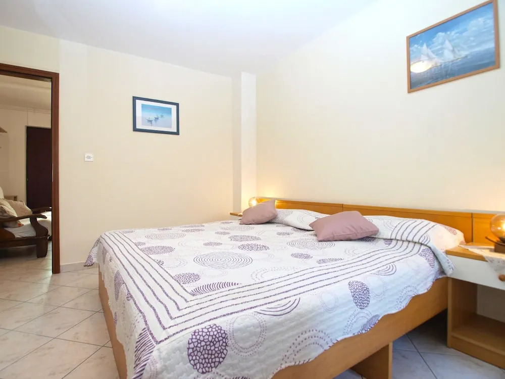Apartment 604