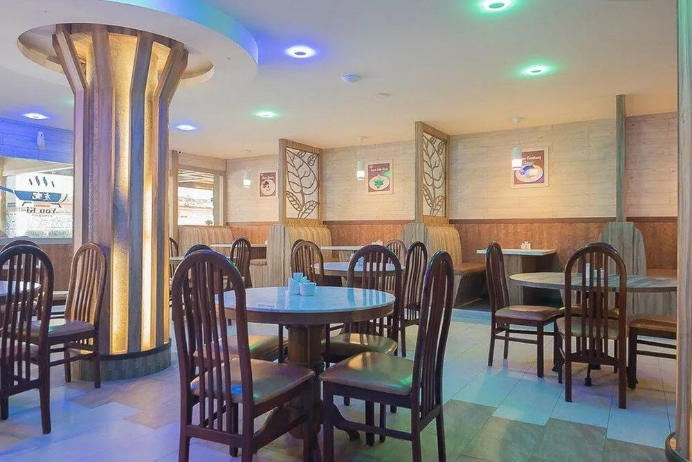 RedDoorz Plus near Mall Nagoya Hill Batam 3