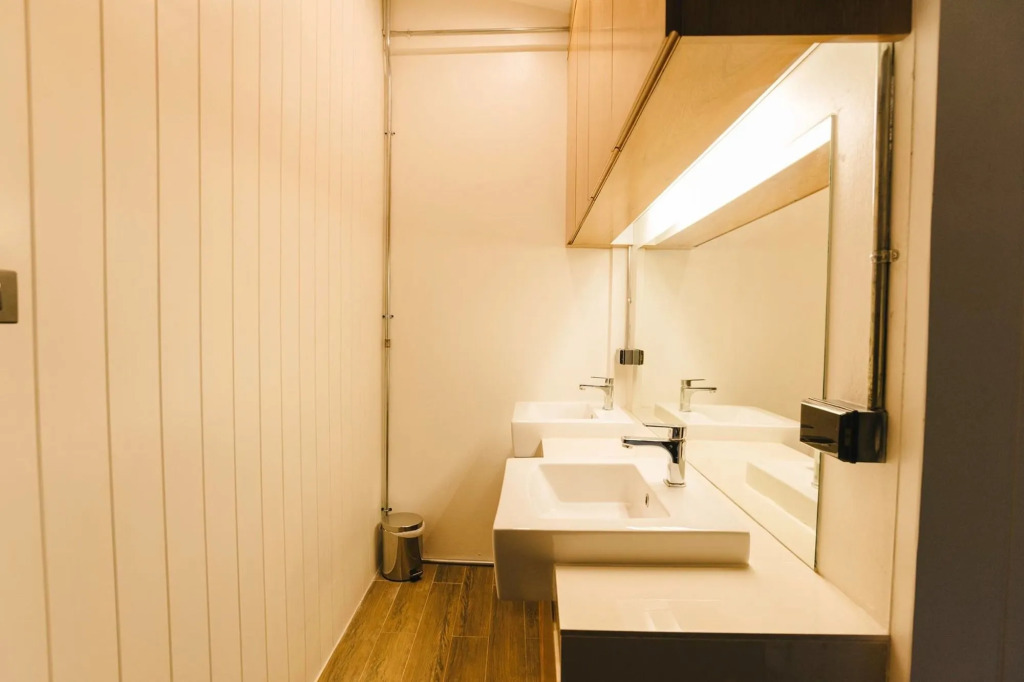 Bed Addict Hostel