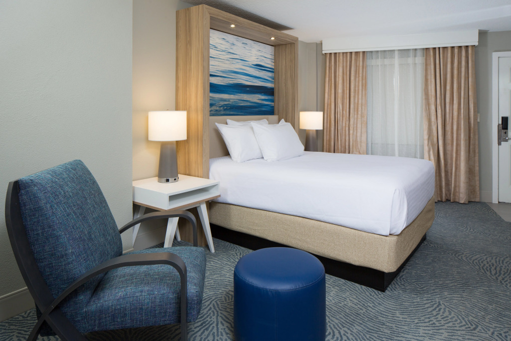 Crowne Plaza Melbourne-Oceanfront by IHG