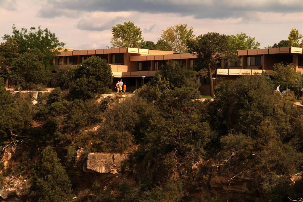 Kachina Lodge - Inside the Park
