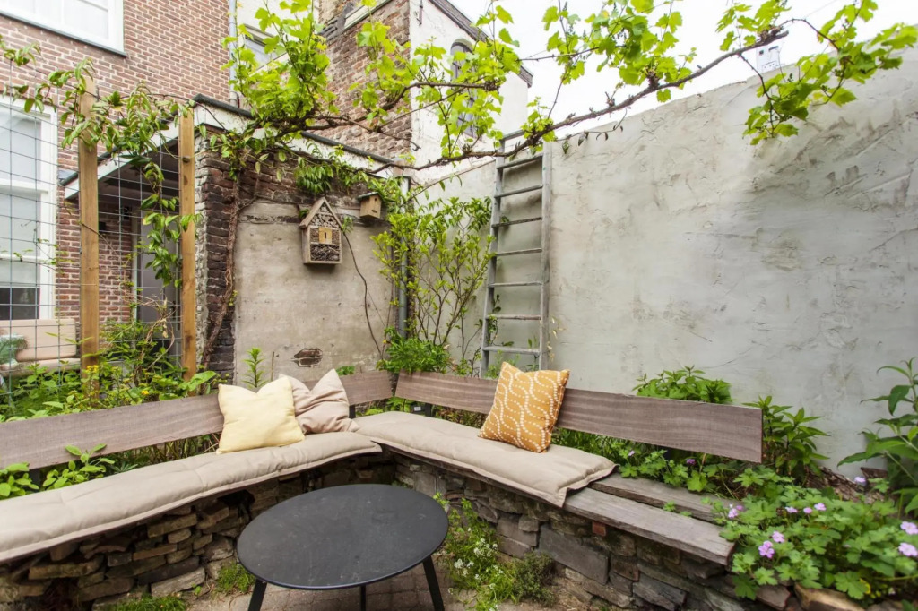 Lovely and charming guesthouse near city center, close to Rotterdam