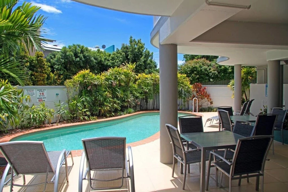 6BR Coolum Beach