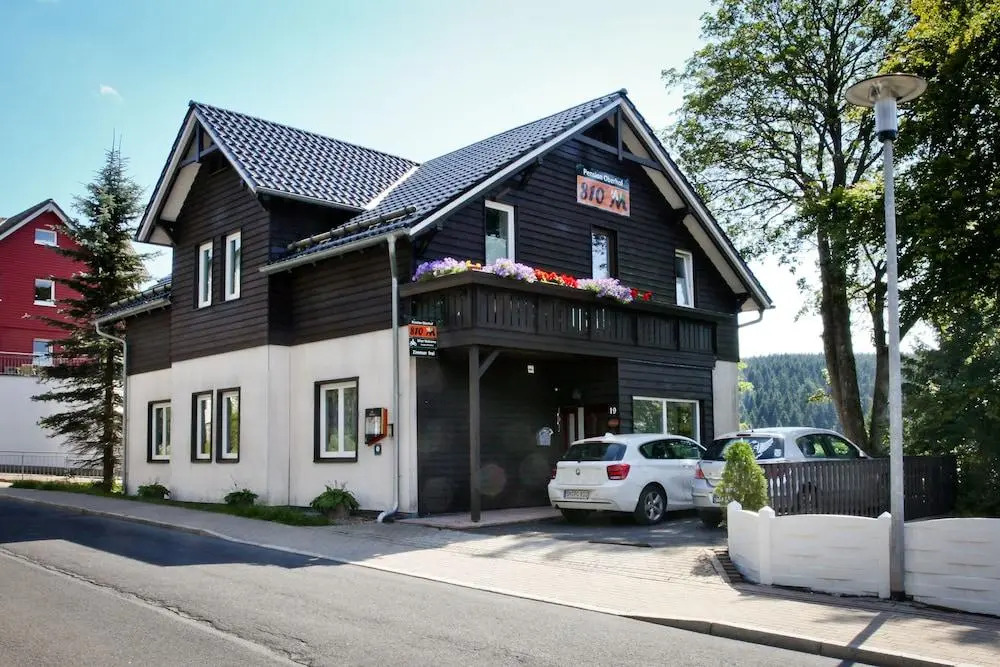 Pension & Ferienwohnung Oberhof 810 M