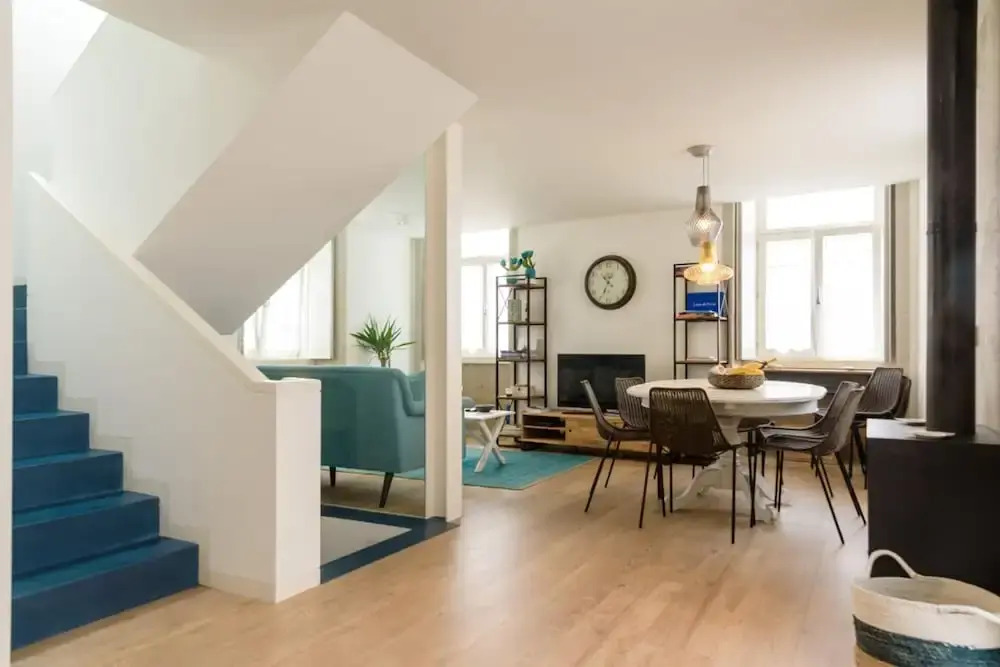 Home Of The Poet, 3-bed 3-bath River Views