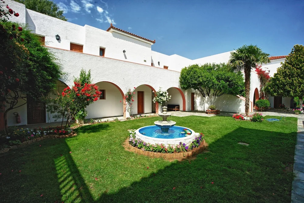 Castello Rosso Hotel