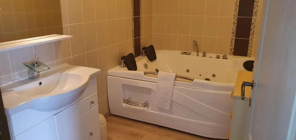 Appartement 4 chambres Sur la Cave