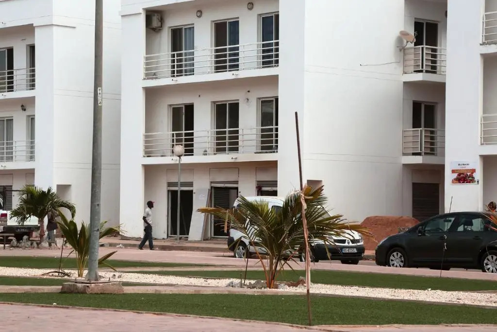 Apartment 25B11 Mixta