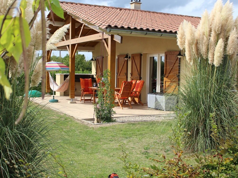 Spaciosu Holiday Home in Sadillac with Swimming Pool