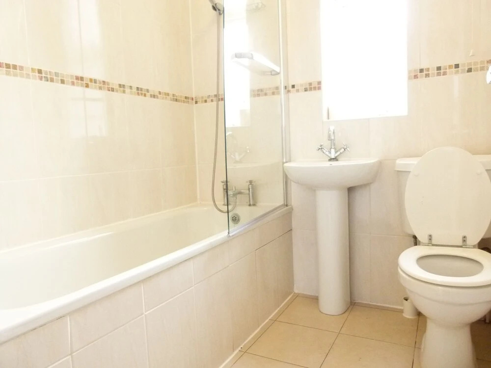 SS Property Hub - Canary Wharf Family Apartment