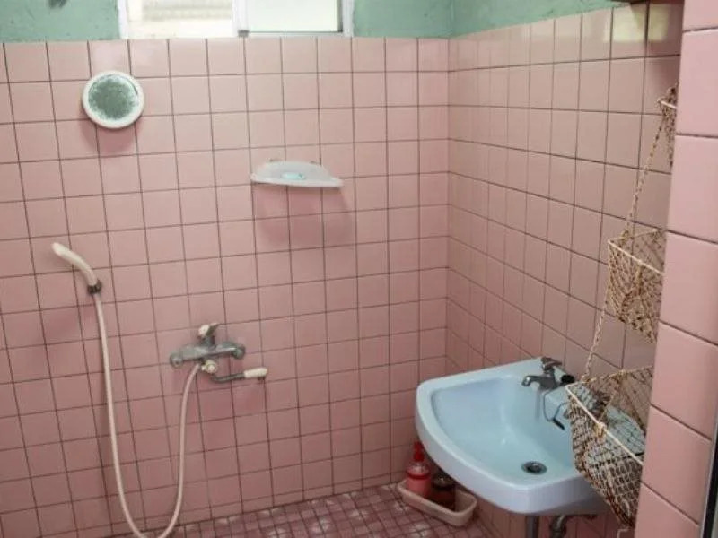 Saboten Smile Guest House