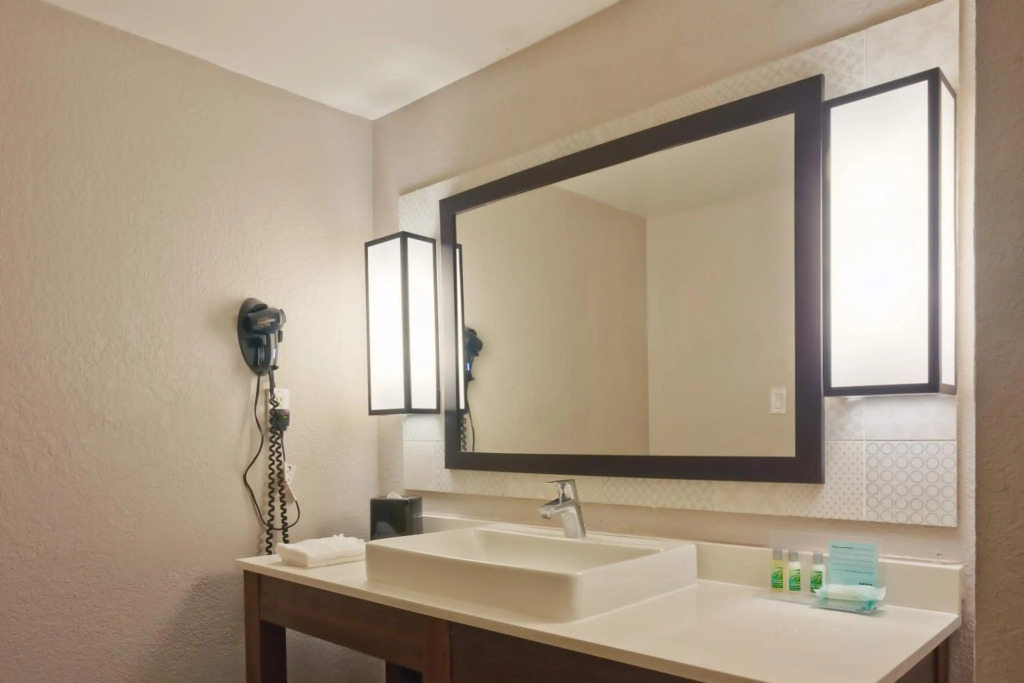 The Palms Inn & Suites Miami, Kendall, FL