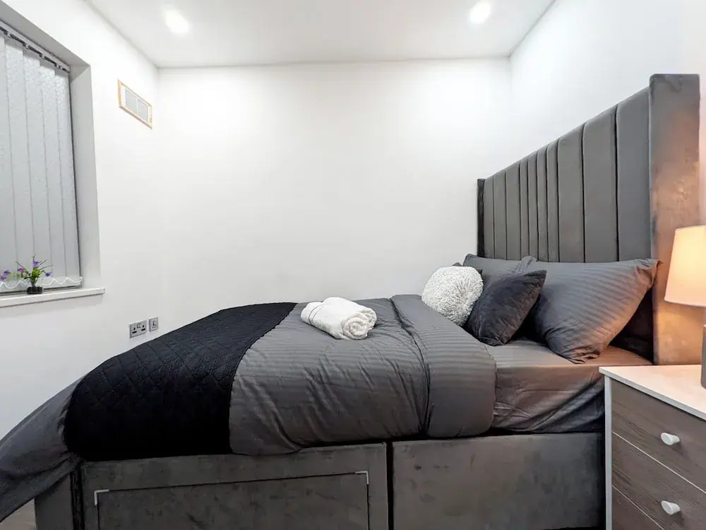 Spacious and Comfortable Modern Rooms