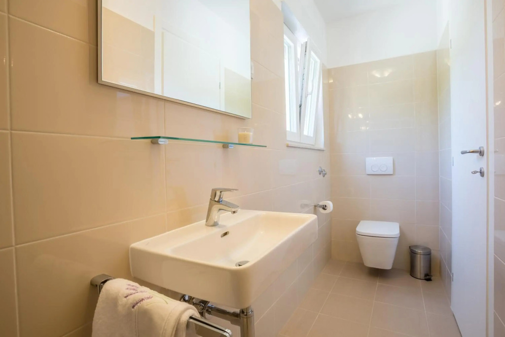 Villa Blanka in Bol for 12 ppl