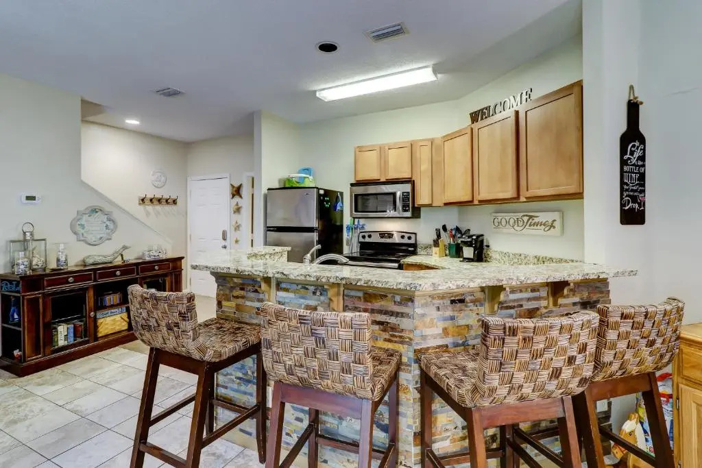 6 Ocean Breeze 3 BR Forest Beach Condo