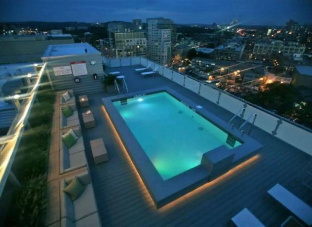 Global Luxury Suites at Kenmore Square
