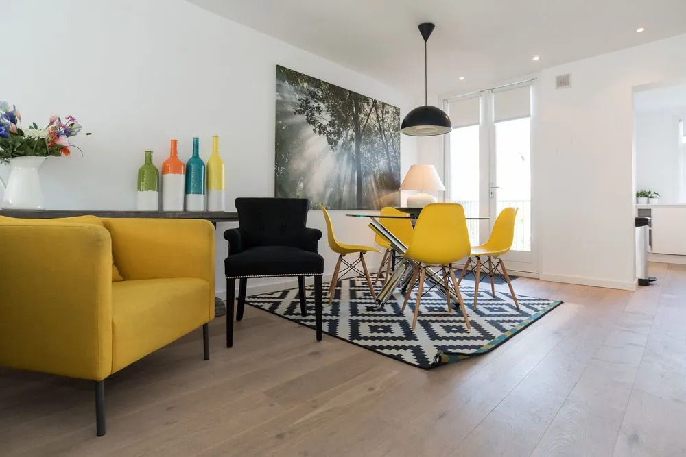 Ruby van Gogh Apartments