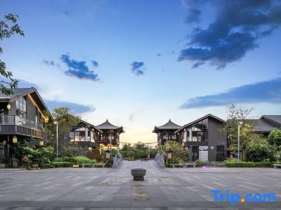 Xinxing Zenyu Town North and South Ju Siheyuan