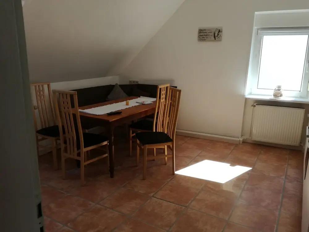Gästezimmer / Weingut Peter