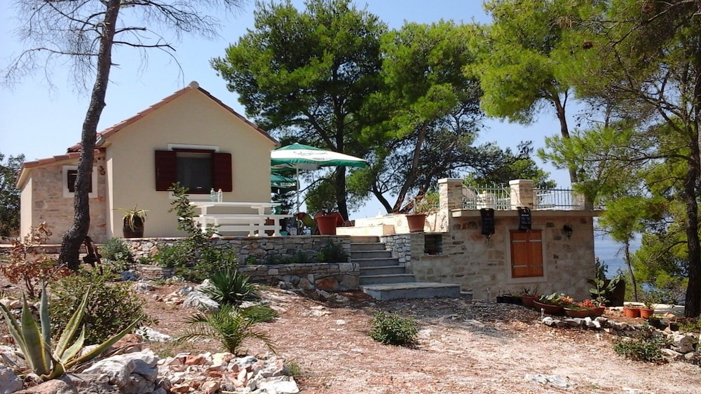 House Vesna Kupinova
