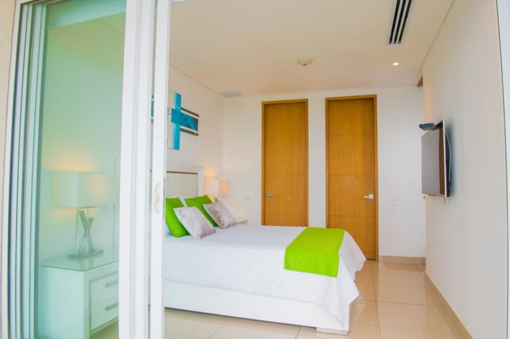Luxurious Oceanfront Apartment