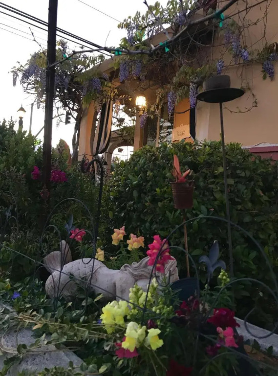 Chardonnay Lodge
